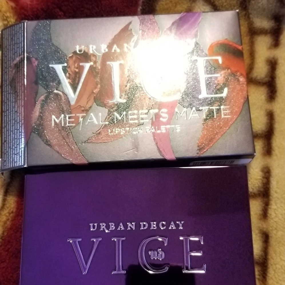 URBAN DECAY VICE LIPPIE PALETTE
